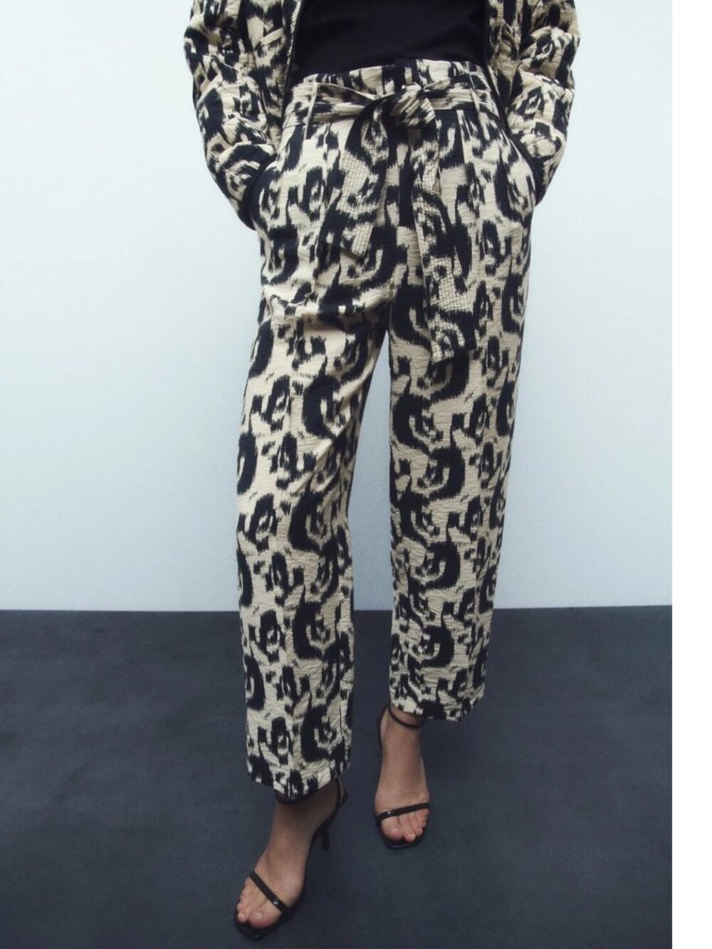NWOT Zara Animal Print Paperbag Trousers Black Size L